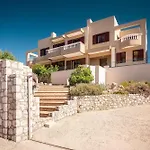 Sky Hills فيلة *