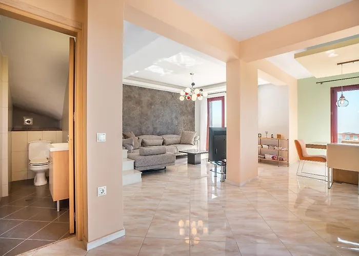 Sky Hills فيلة *