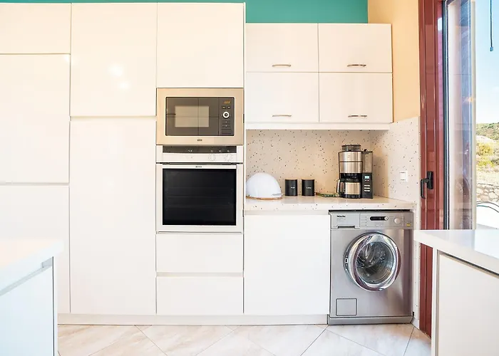 فيلة Sky Hills Rhodes City